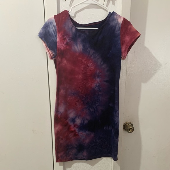 Dresses - Picture 2 of 2